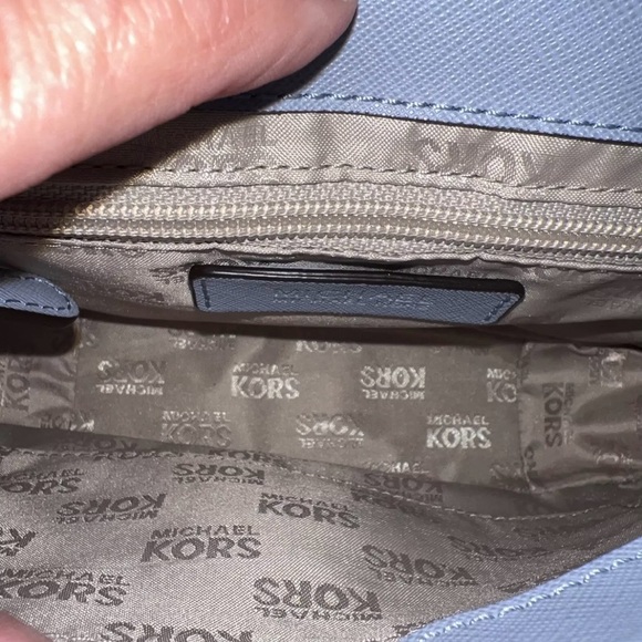 Michael Kors tina studded silver chain baby blue medium shoulder bag - Picture 5 of 5